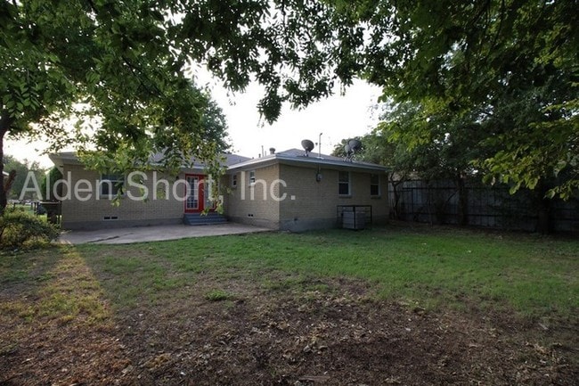 Building Photo - 4 bed, 2 bath in Pleasant Grove