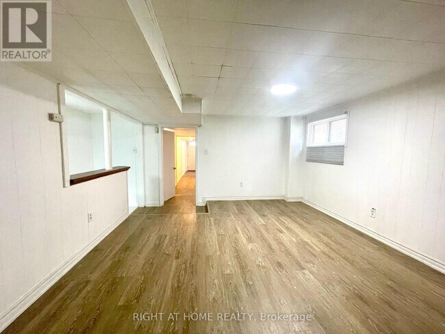 Photo du bâtiment - 3264 Fieldgate Dr