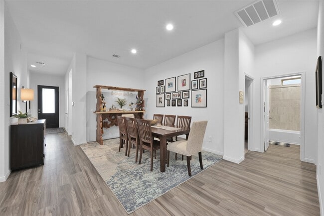 Building Photo - 942 Youth Water Rd