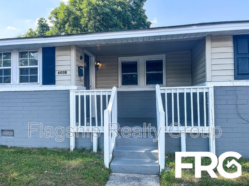 Foto principal - 600 Howell St