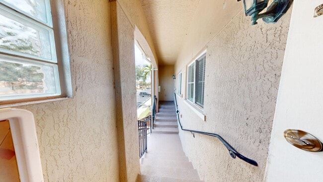 Foto del edificio - 3500 Briar Bay Blvd