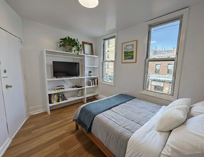 Building Photo - 2408 Central Ave