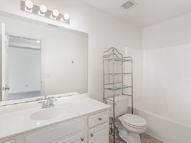 Building Photo - 1065 Chesire Way