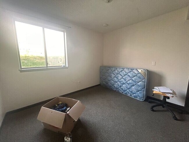 Foto del edificio - $825 | 2 Bedroom, 1 Bathroom Apartment | C...