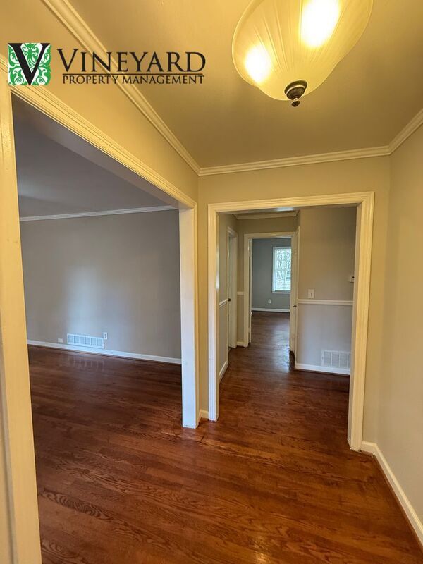 Building Photo - 415 Arnold Ave