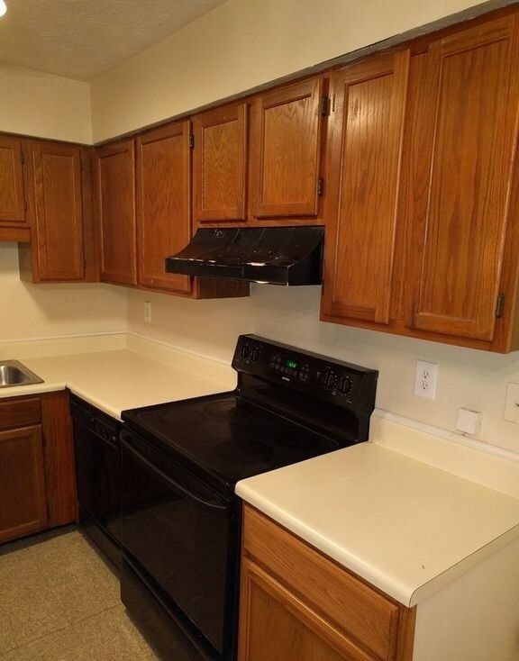Building Photo - Charming 2 bed 1.5 bathe  Town-home in friendly neighborhood!