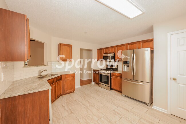 Building Photo - 204 Mystic Hollow