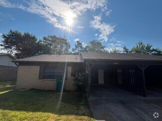 Building Photo - 1204 N Nashville Pl