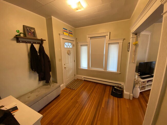 Building Photo - 7 Lowden Ave