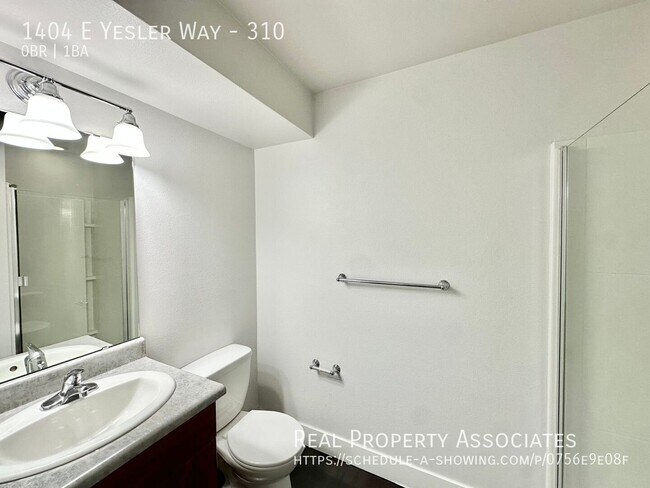 Building Photo - 1404 E Yesler Wy