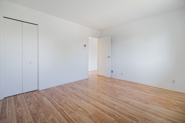 Building Photo - 430 Rue de l'Accueil