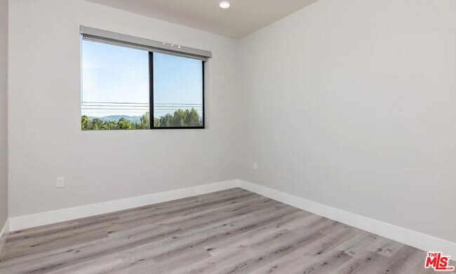 Foto del edificio - 14612 Calvert St