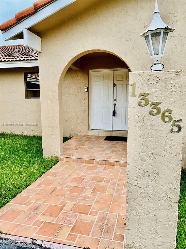 Foto del edificio - 13365 SW 1st Terrace