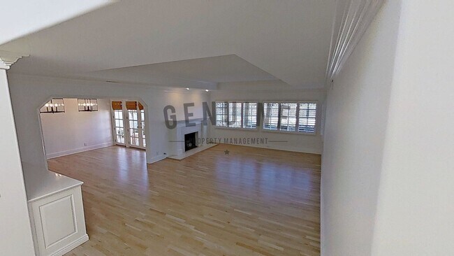 Building Photo - Beautiful Two-Level 5Bd 3.5Ba Home in Newport Beach