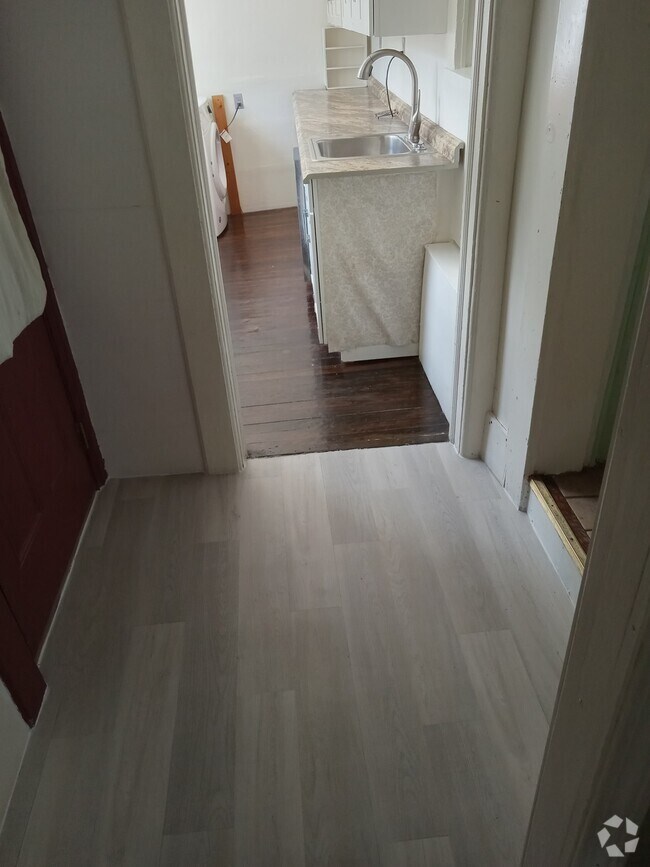 Collegetown Apartments for Rent with High Ceilings Ithaca, NY 1