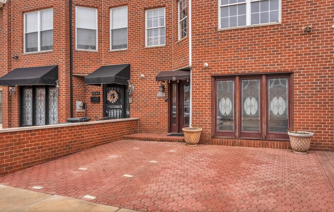 Foto del edificio - 3242 S Sydenham St