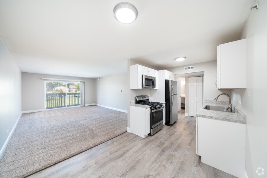 Waterfall Glen - 16W571 Mockingbird Ln Willowbrook, IL 60527