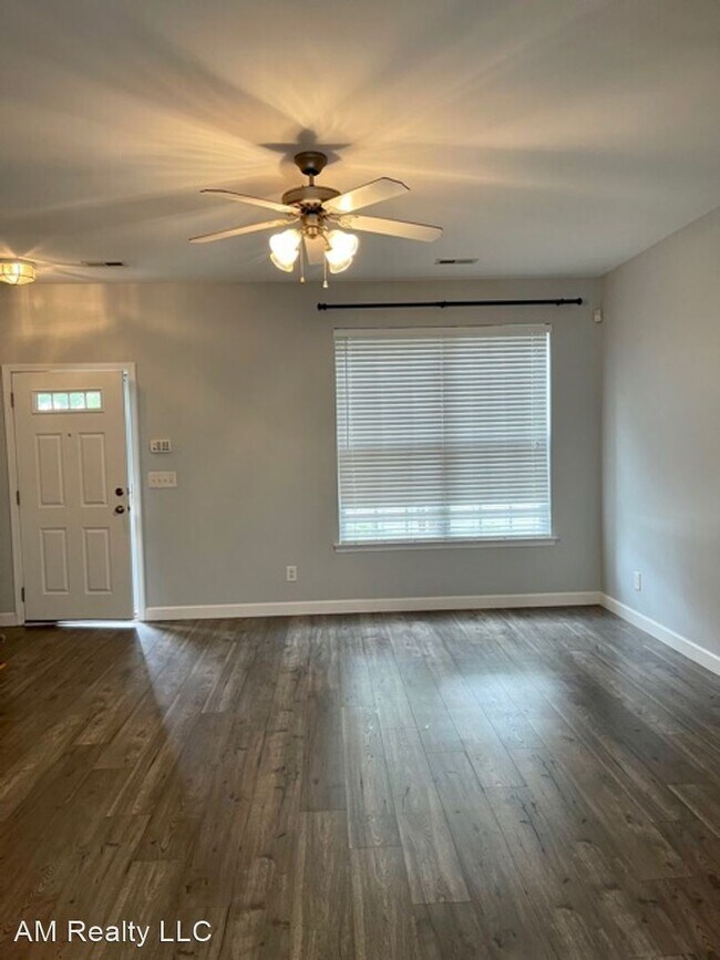 Building Photo - 3 br, 2.5 bath House - 1032 Tabard Lane