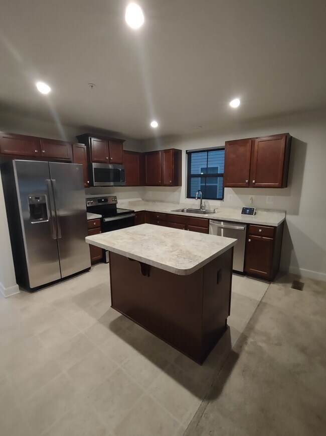 Foto del edificio - 385 Charlestown Crossing Blvd