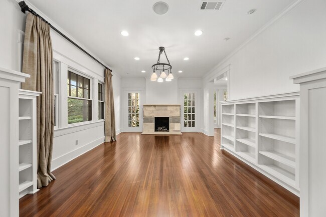 Foto del edificio - 1301 Kent Ln