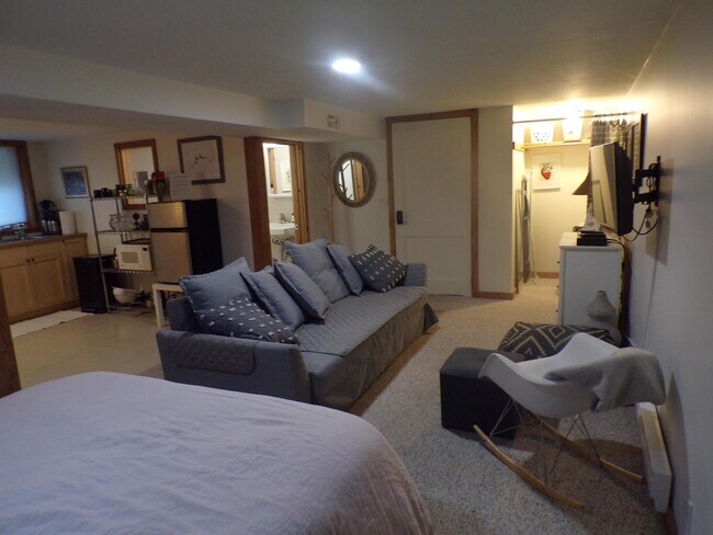 Foto del edificio - 2304 NE Emerson St