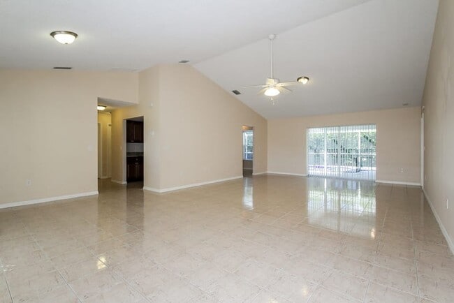 Building Photo - 4307 Fairfax Dr E