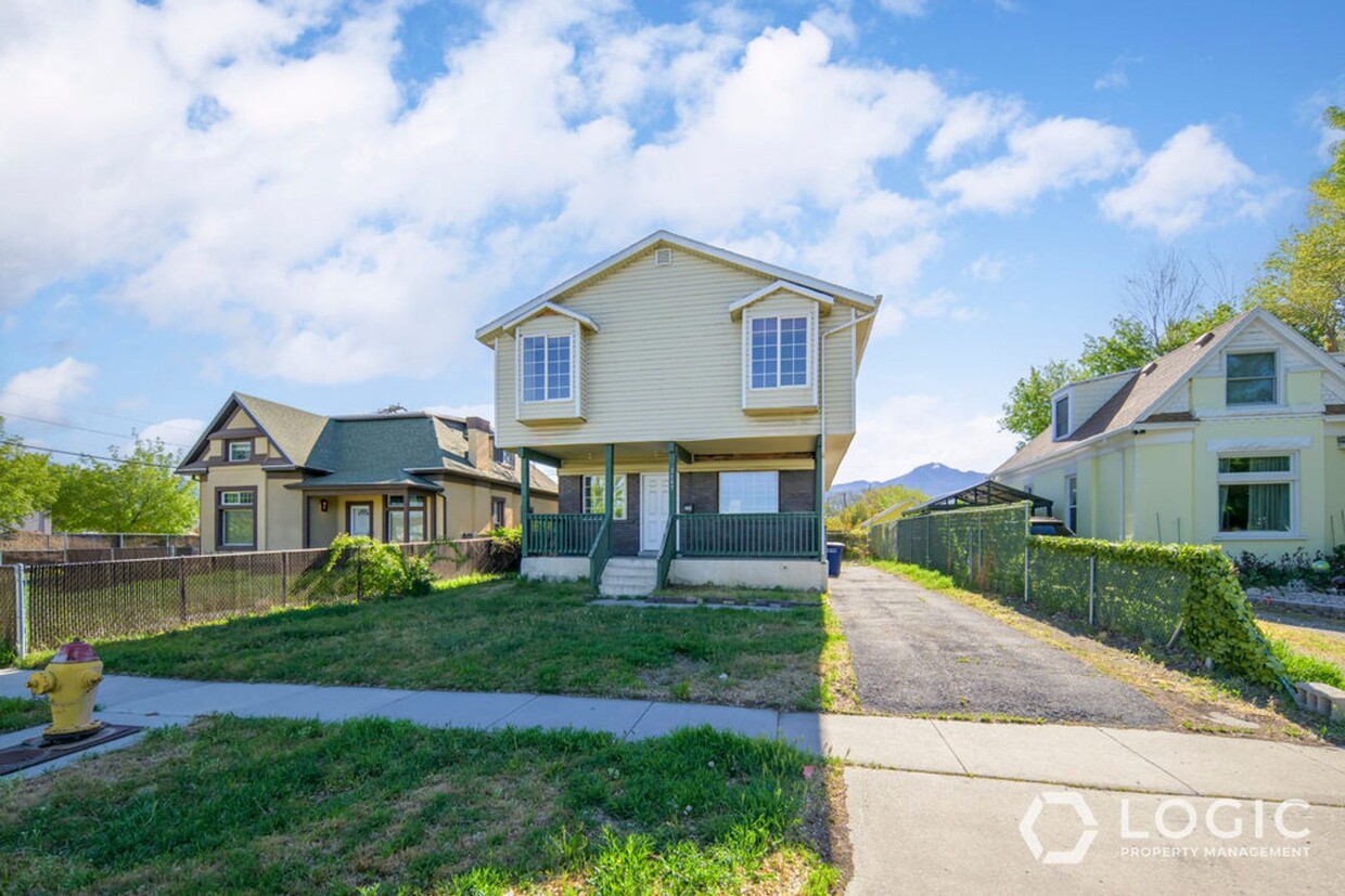 Primary Photo - Great Family Home in Excellent Sugar House...