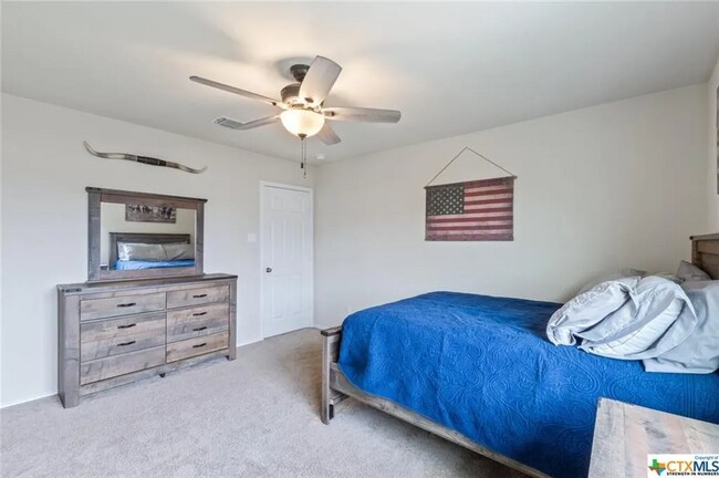 Foto del edificio - 1127 Juneberry Pk Dr