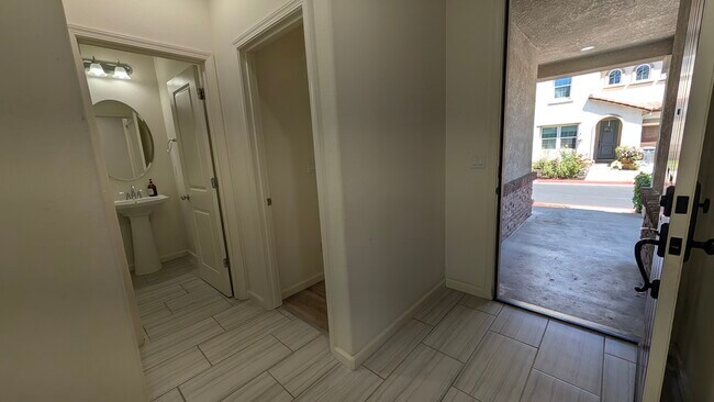 Building Photo - 1140 Bonino Way