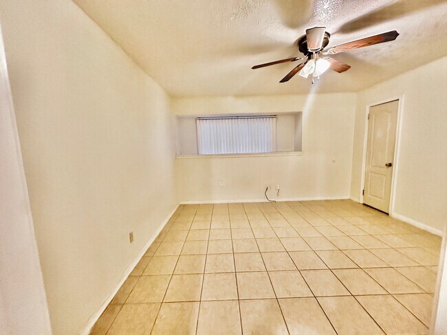 Foto del edificio - 320 S Avenue F