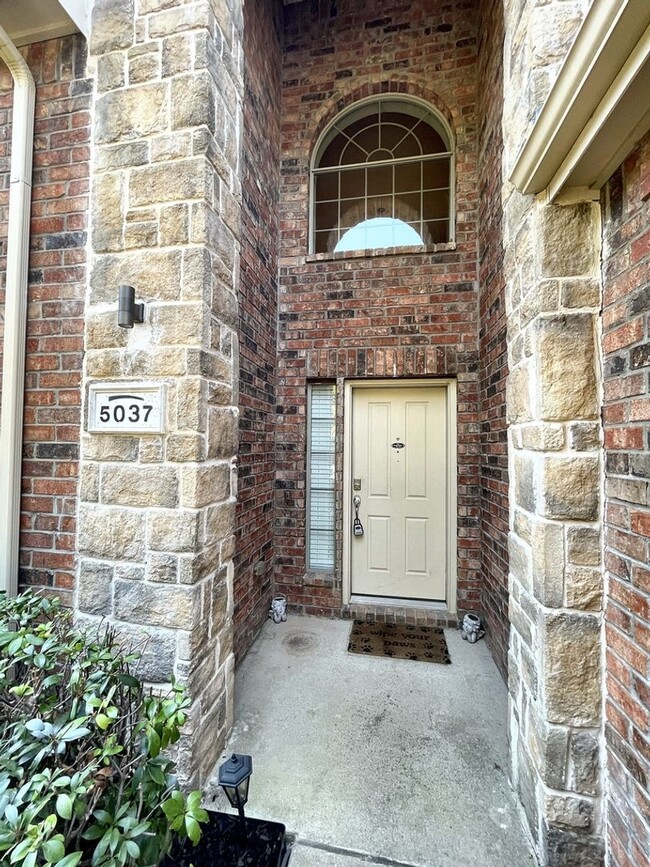 Foto del edificio - Charming 4-Bedroom Home in McKinney’s Heat...