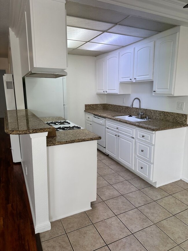 Foto del edificio - Nice 2 Bed 2 Bath Condo for lease with Par...