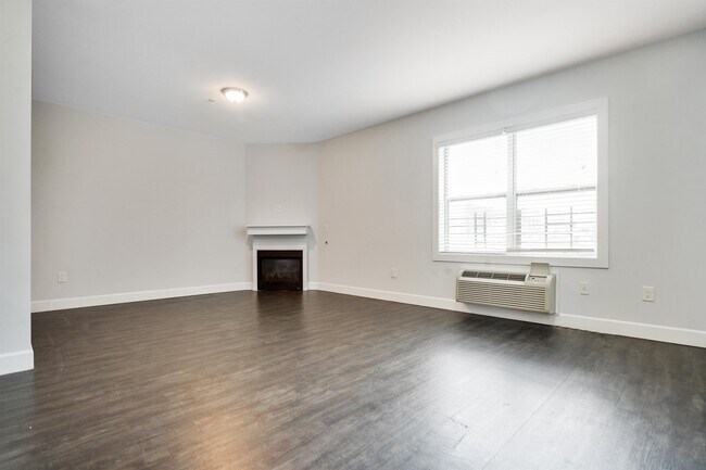 Building Photo - 510 45th St