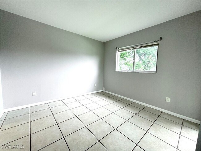 Building Photo - 1107 SE 46th Ln