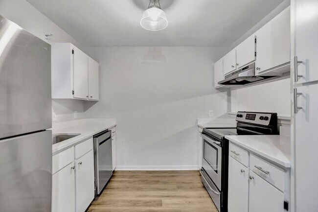 Foto del edificio - Welcome to your charming unit in West Ashley