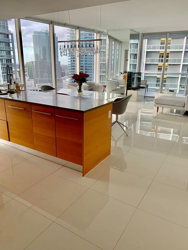 Foto principal - 495 Brickell Ave