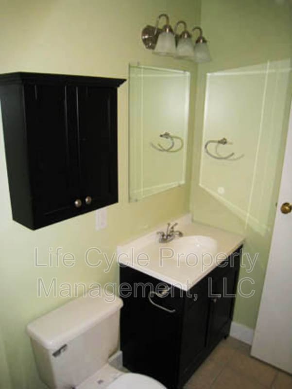 Foto del edificio - 815 College Ave NE