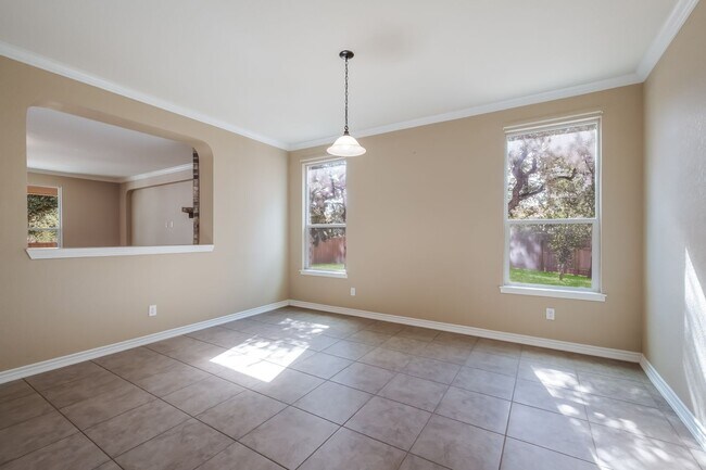 Foto del edificio - 4 Bedroom 2.5 Bath Ready for Move-in