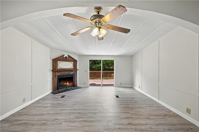 Foto del edificio - 8155 Knight Ln