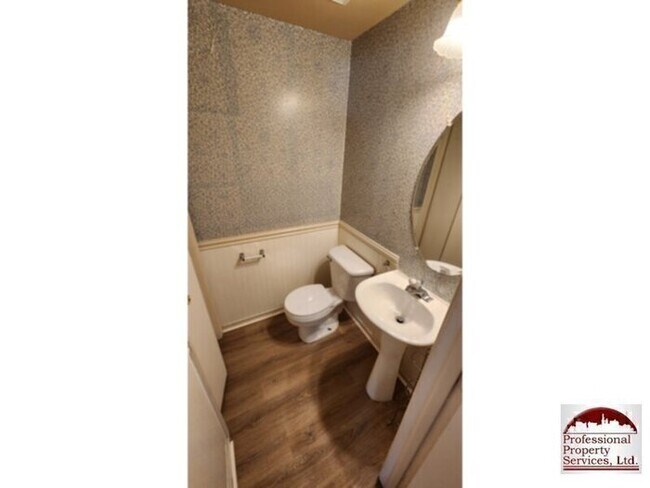 Foto del edificio - Beautiful 3 Level Townhouse In The Heart Of Frederick!