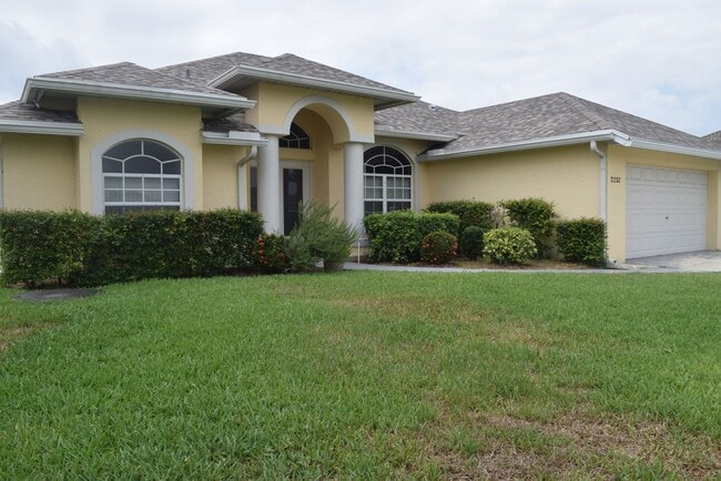 Building Photo - Stunning upgraded and immaculately maintained 3/2/2 home close to Gatlin I-95