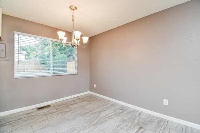 Building Photo - 3421 Greenwood Cir