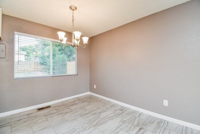 Foto del edificio - 3421 Greenwood Cir