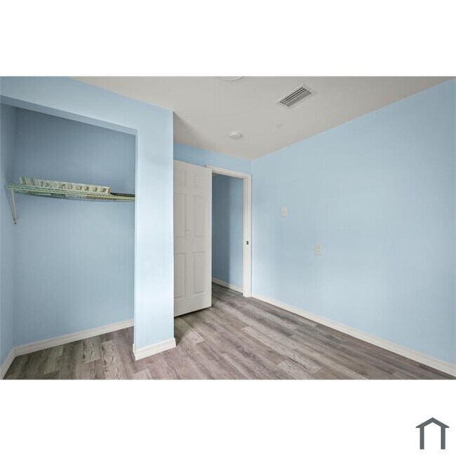 Foto del edificio - 260 Vernis Ave