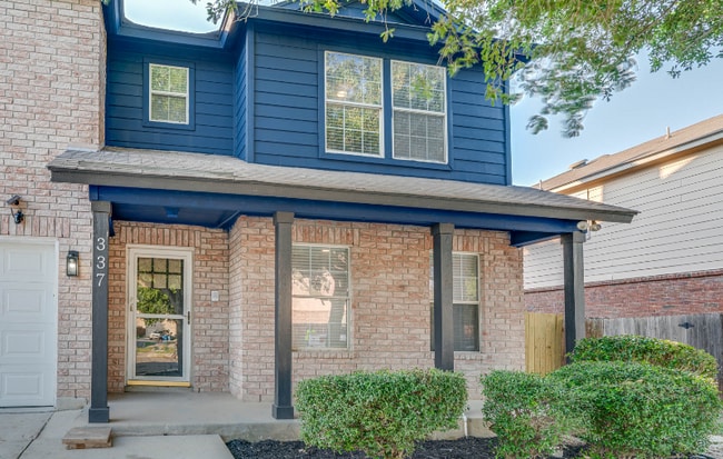Building Photo - 337 Woodstone Loop