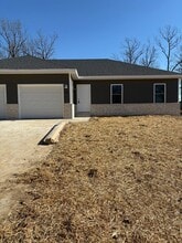 Building Photo - 598 N Airport Rd