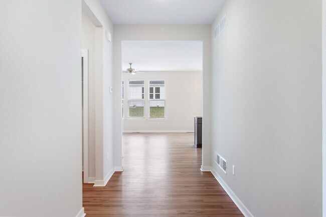Foto del edificio - 993 Cascade Cir