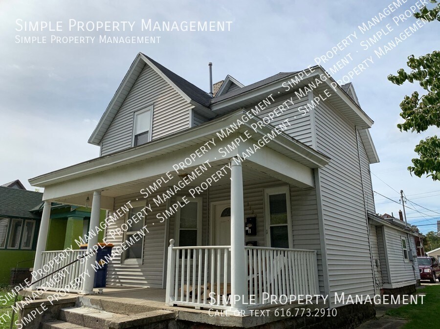 Primary Photo - Nice 2 Bedroom 1 Bath on SE Side