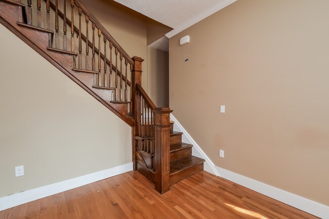 Foto del edificio - 422 Cadwell Ave NW