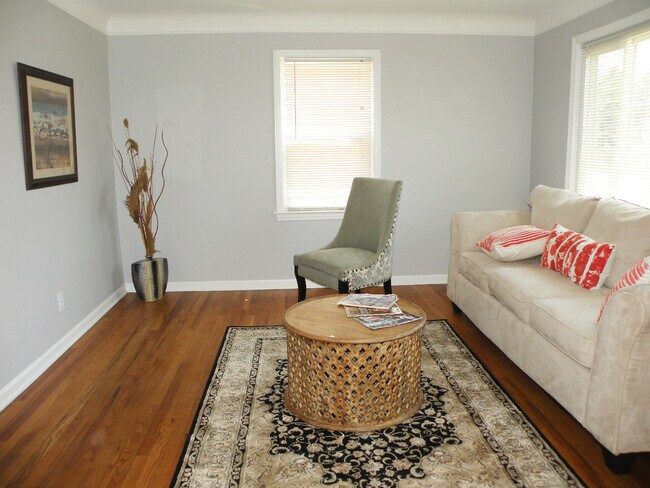 Foto del edificio - 3 Bed - 2 Full Bath Cape Cod for Rent in E...